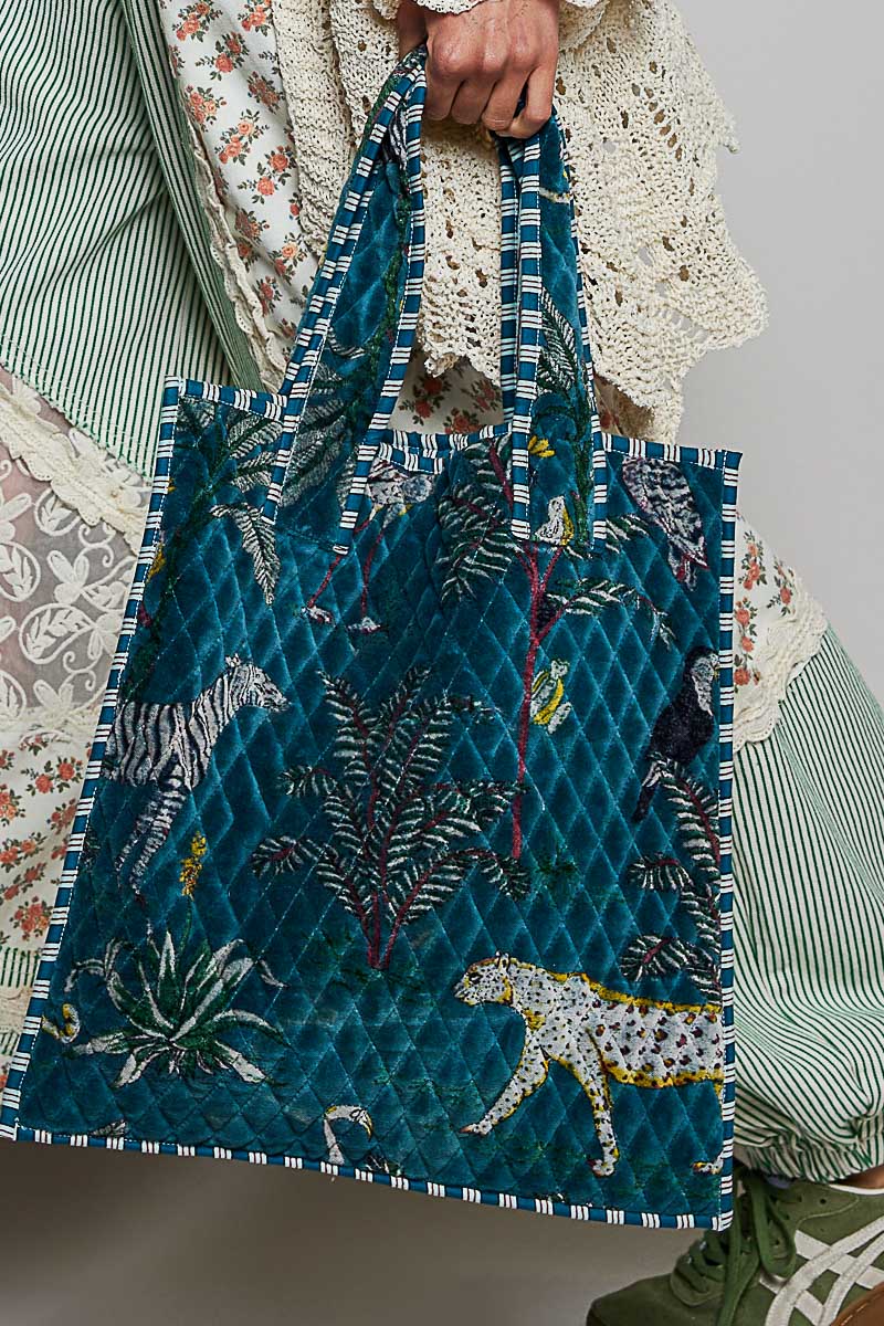 QUILTED TOTE BAG