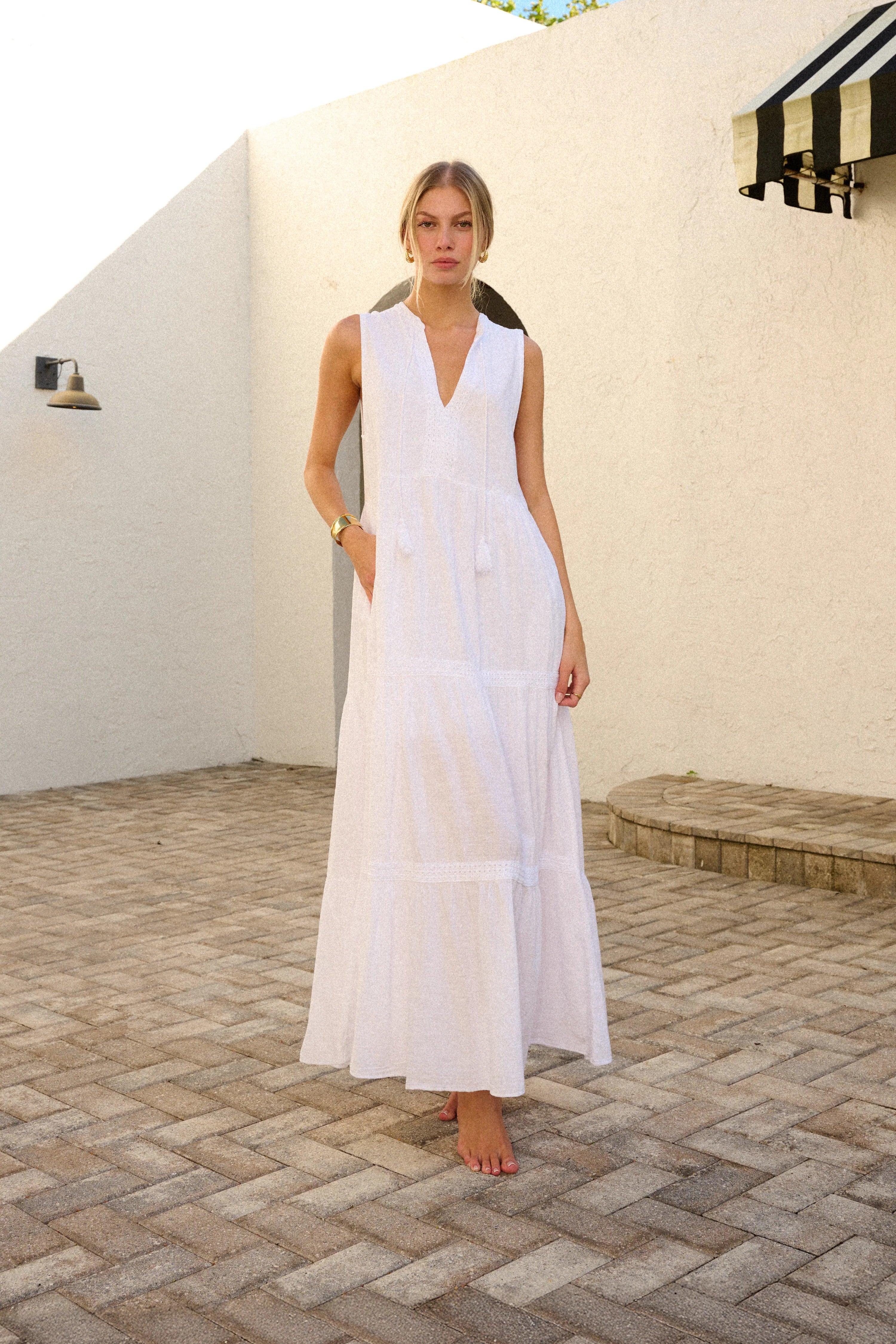 LONG V LINE DRESS WITH CROCHET