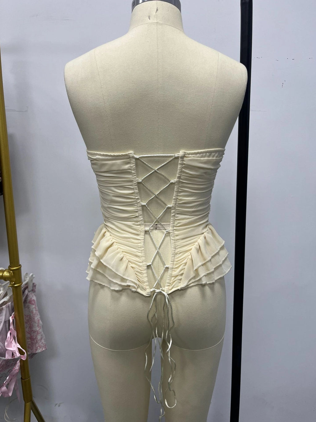 RUFFLE STRAPLESS CORSET TOP